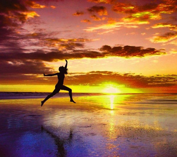 Рассвет и девушка