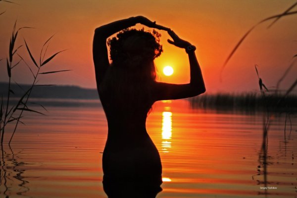 Рассвет и девушка