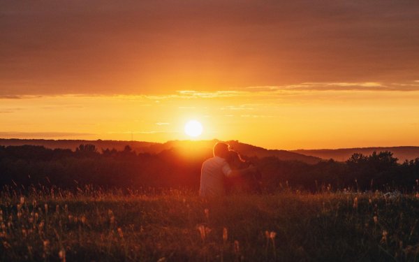 Рассвет и девушка