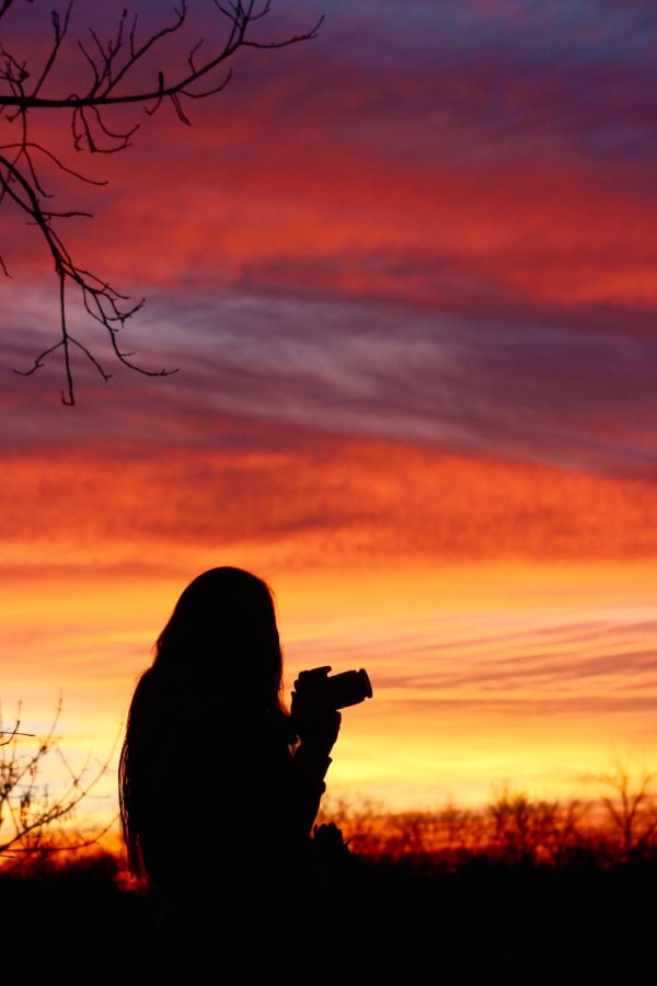 Рассвет и девушка