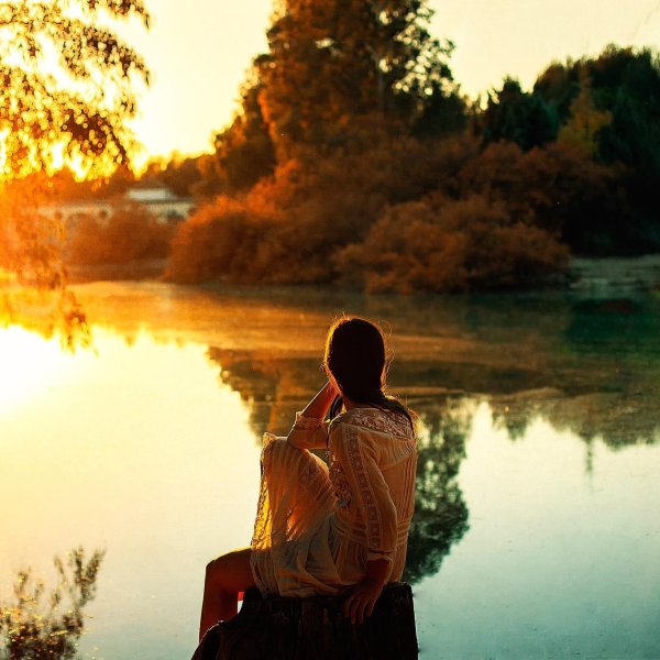 Рассвет и девушка