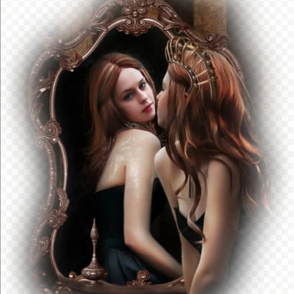 Девушка перед зеркалом