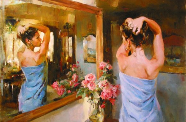 Девушка перед зеркалом