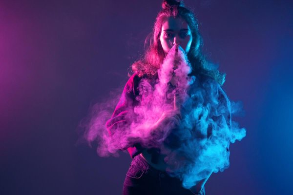 Дым и девушка