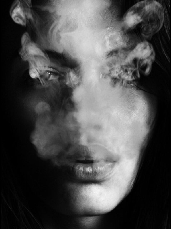 Дым и девушка