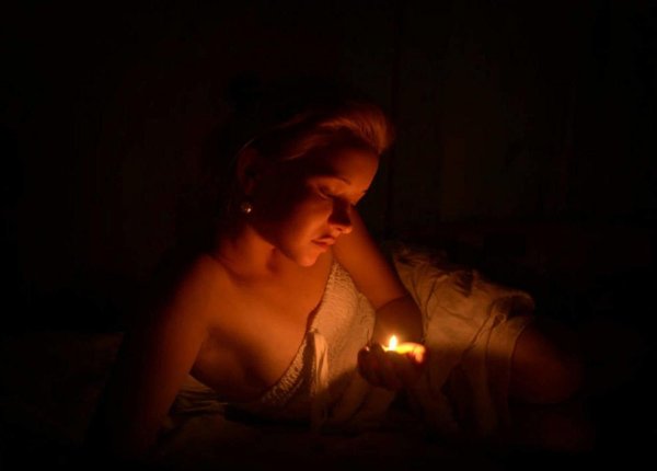 Девушка со свечой