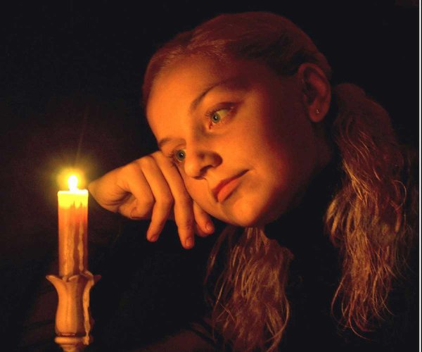 Девушка со свечой