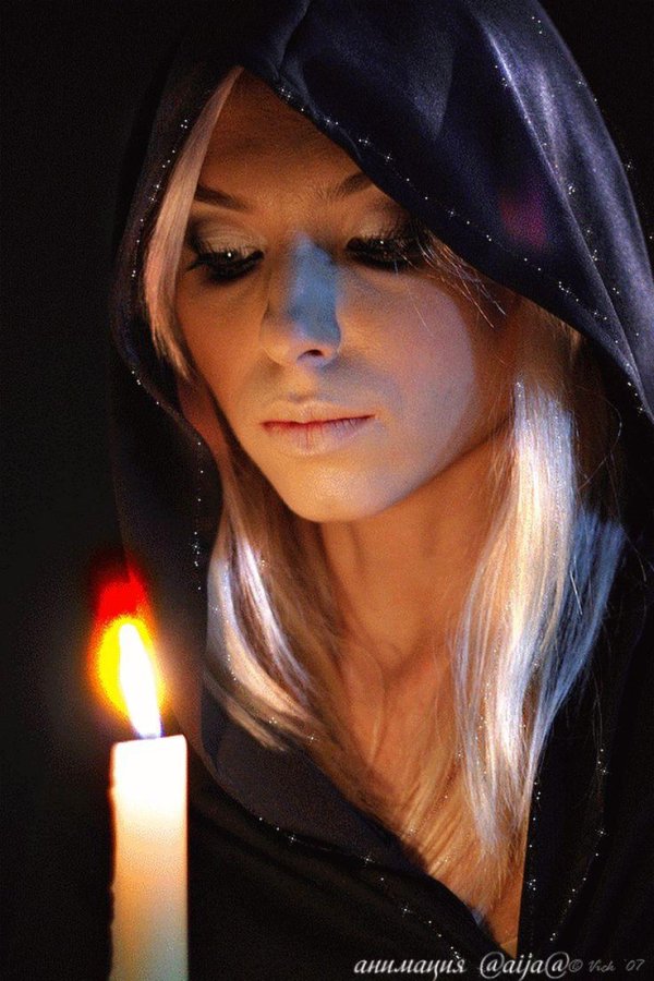 Девушка со свечой