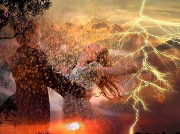 Девушка и молния