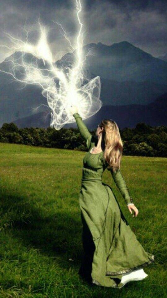 Девушка и молния