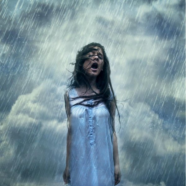 Девушка и молния