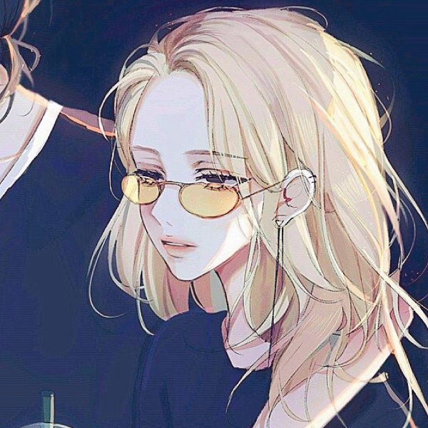 Аниме девушка блондинка