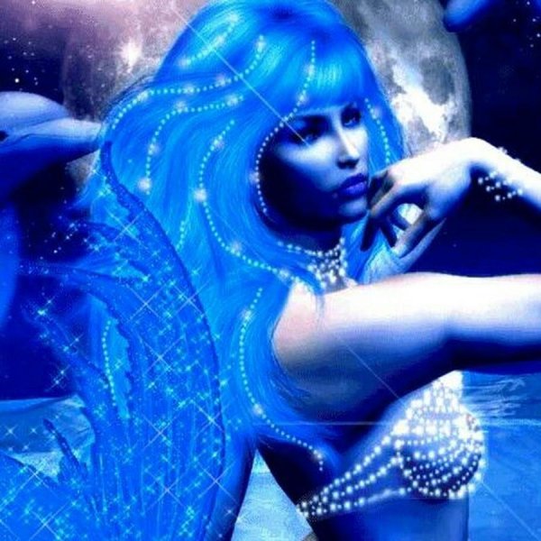 Девушка с дельфином