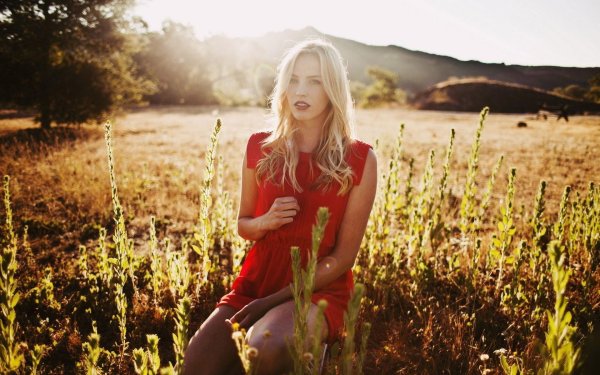 С девушками и природой