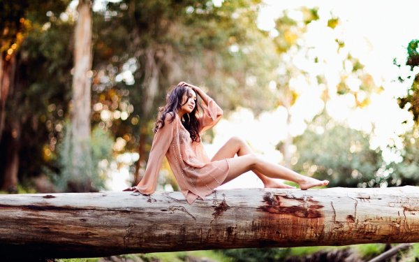 С девушками на природе