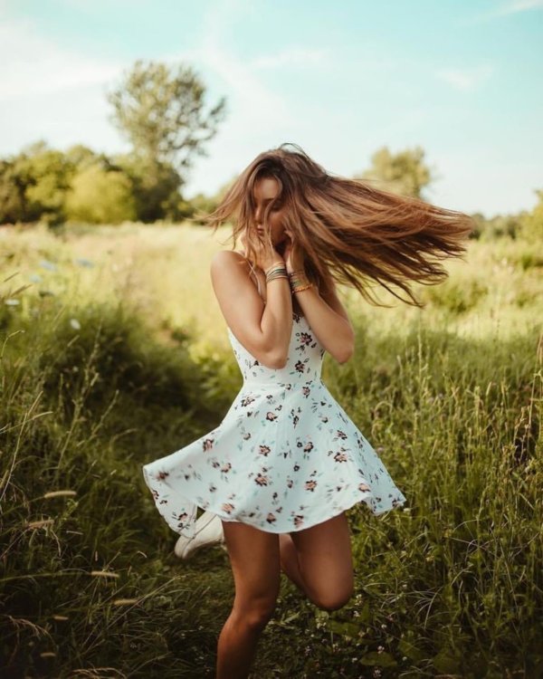 С девушками на природе