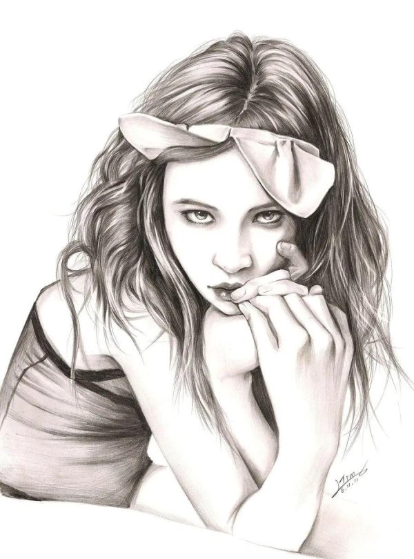 С девушками нарисованные карандашом