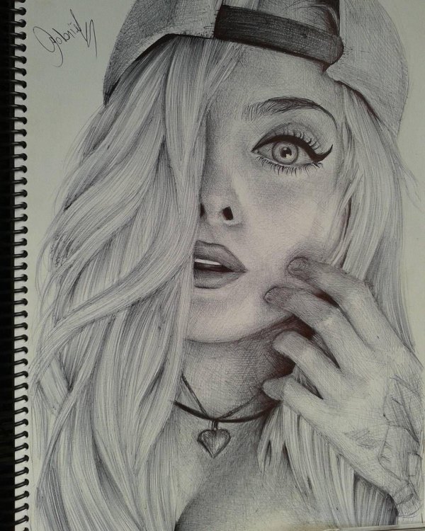 С девушками нарисованные карандашом