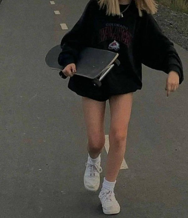 Девушка на аву эстетика