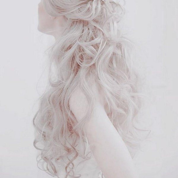 Девушка на аву эстетика