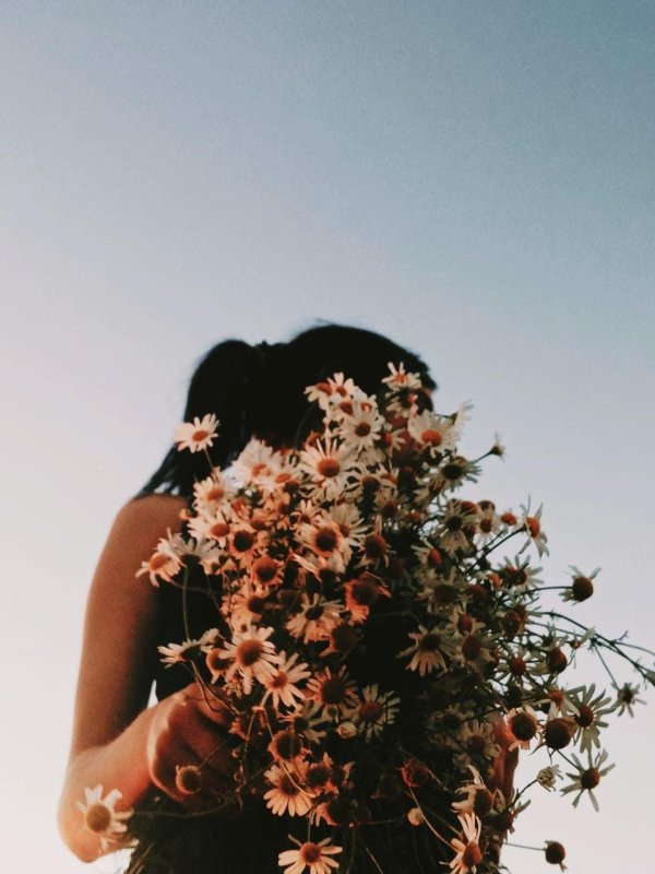 Девушка на аву эстетика