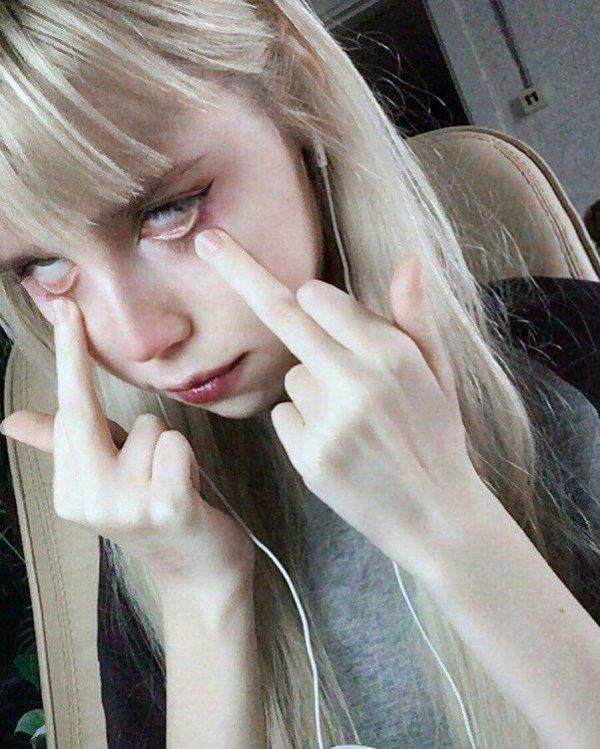 Девушка на аву эстетика