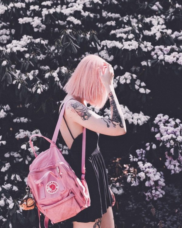 Девушка на аву эстетика