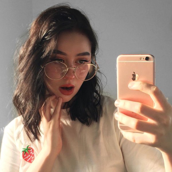 Девушка на аву эстетика