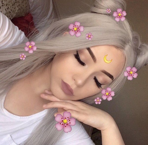 Девушка на аву эстетика