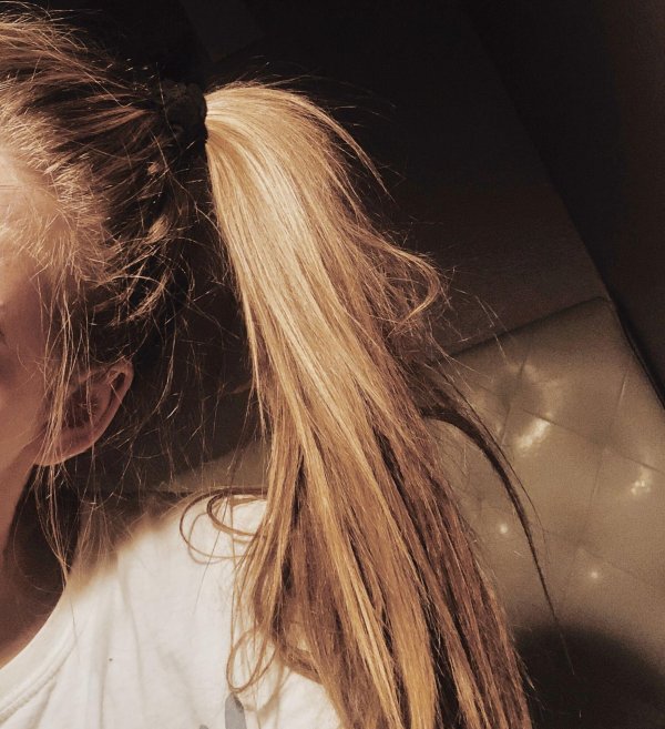 Девушка на аву эстетика