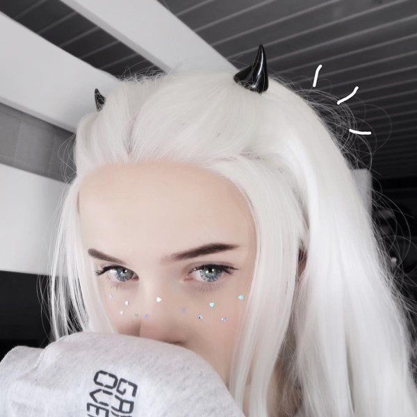 Девушка на аву эстетика