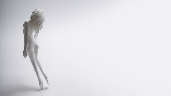 Девушка на белом фоне