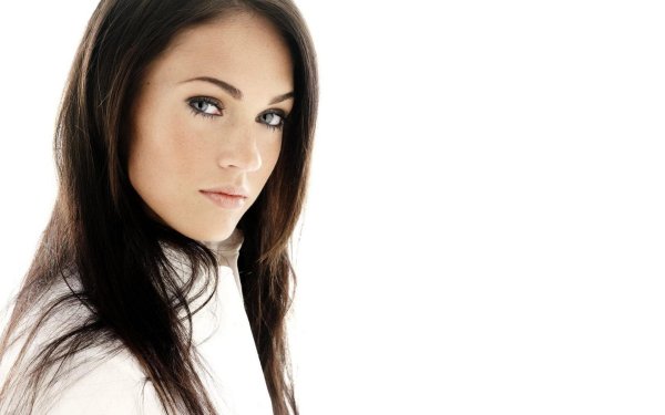 Девушка на белом фоне