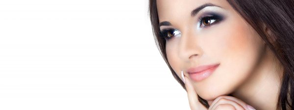 Девушка на белом фоне