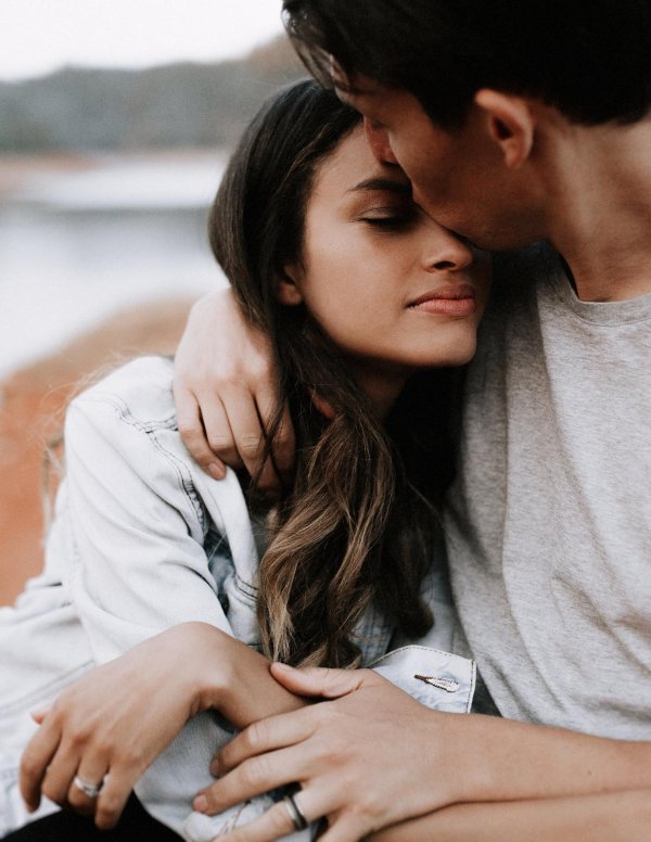 Про любовь парень девушка