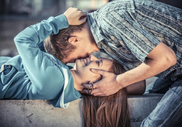 Про любовь парень девушка