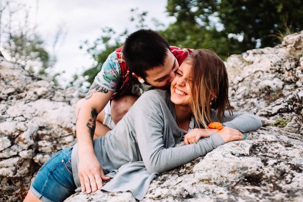 Про любовь парень девушка