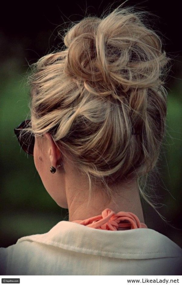 На аву девушка сзади