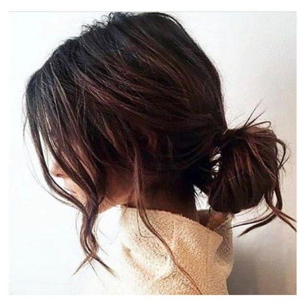 На аву девушка сзади