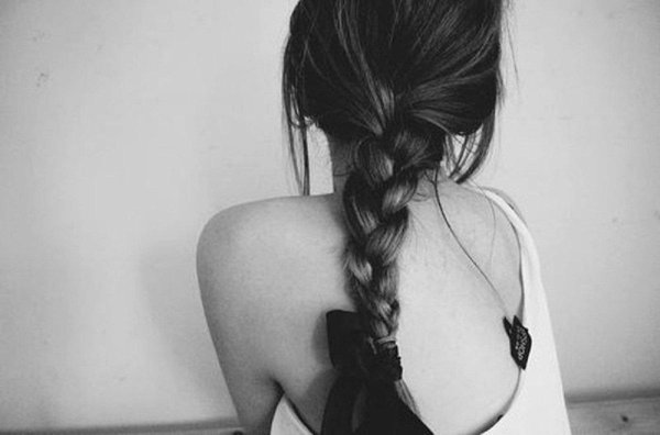 На аву девушка сзади