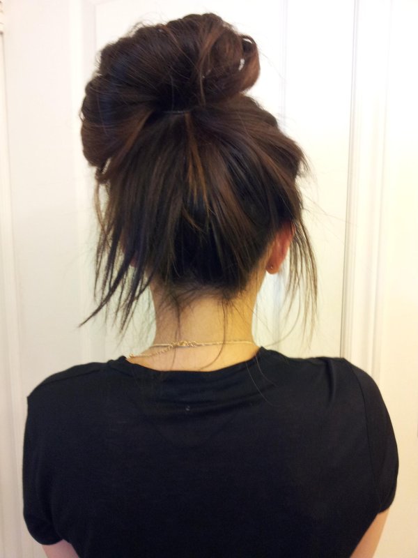 На аву девушка сзади