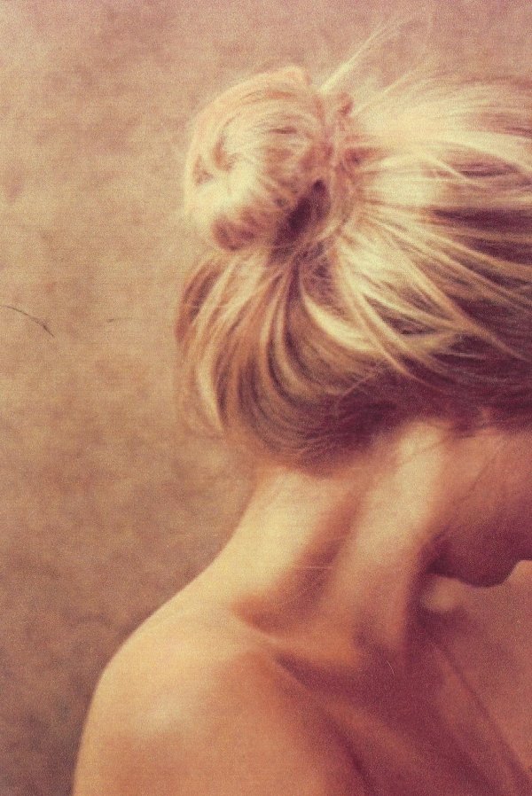 На аву девушка сзади