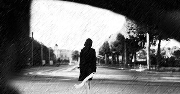 Девушка от парня уходит