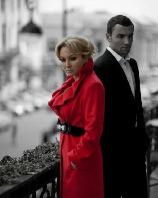 Девушка от парня уходит