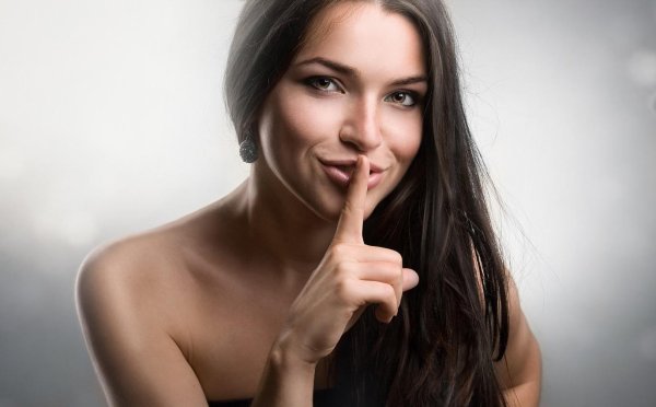 Почему такая девушка и одна