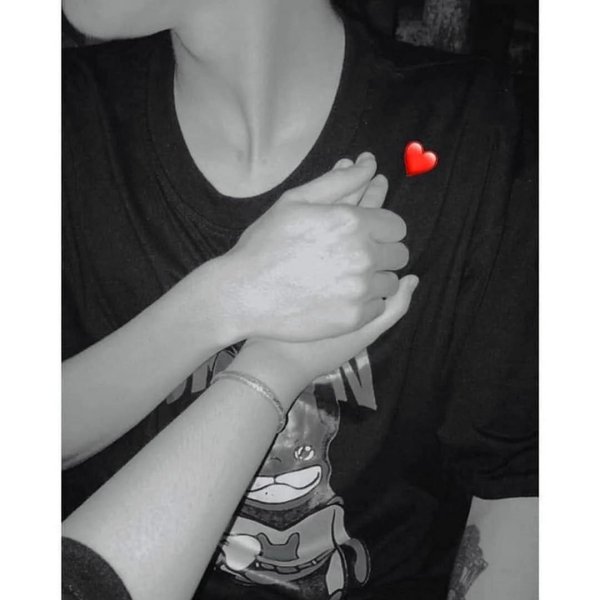 Девушка и парень без лица