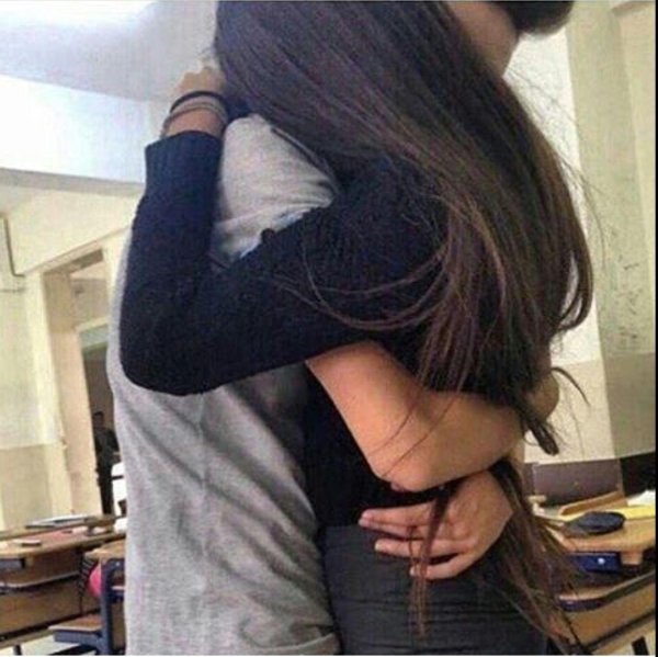 Девушка и парень без лица