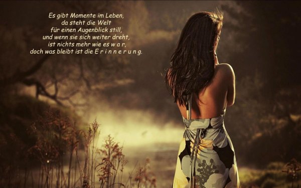 Девушка на природе со спины