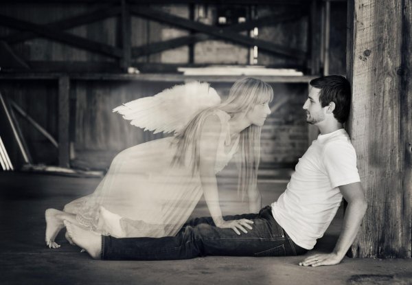 Девушка ангел и парень ангел