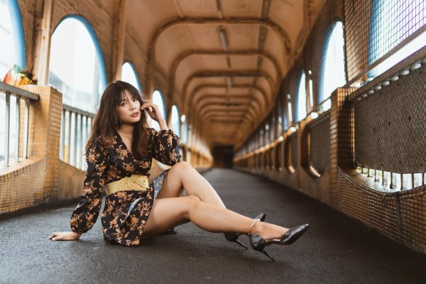 С девушками на рабочий стол большие